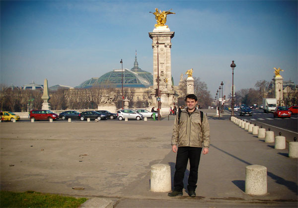 Grand Palais ao fundo, visto da Ponte Alexandre III - Paris - Fui e Vou Voltar - Alessandro Paiva