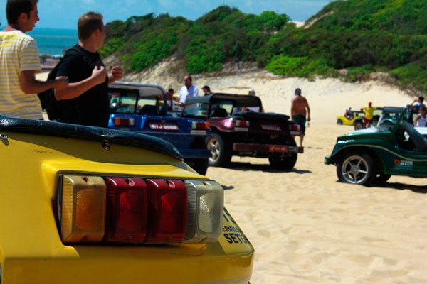 Parada dos bugues para ver a Lagoa de Genipabu - Natal - Fui e Vou Voltar - Alessandro Paiva