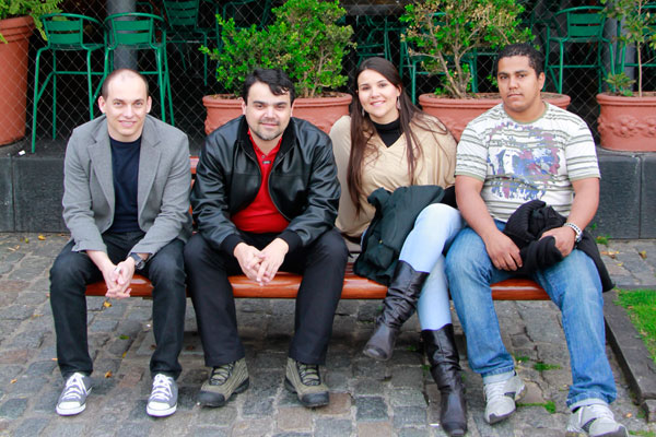 Eu, Élcio, Clarice e Lenir, em Puerto Madero - Buenos Aires - Fui e Vou Voltar - Alessandro Paiva