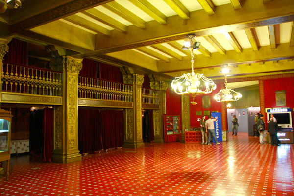Hall de entrada do Teatro Nacional Cervantes - Buenos Aires - Fui e Vou Voltar - Alessandro Paiva