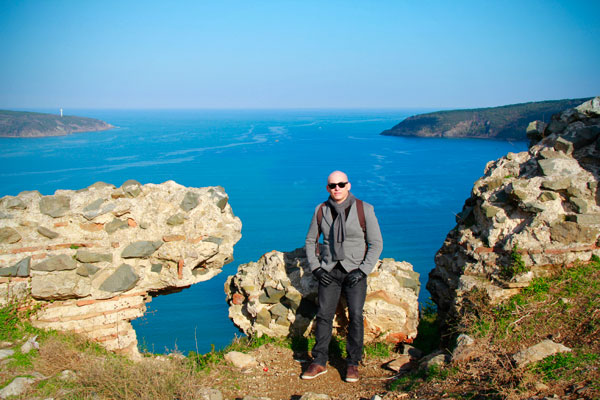 Mar Negro ao fundo - Istanbul - Fui e Vou Voltar - Alessandro Paiva