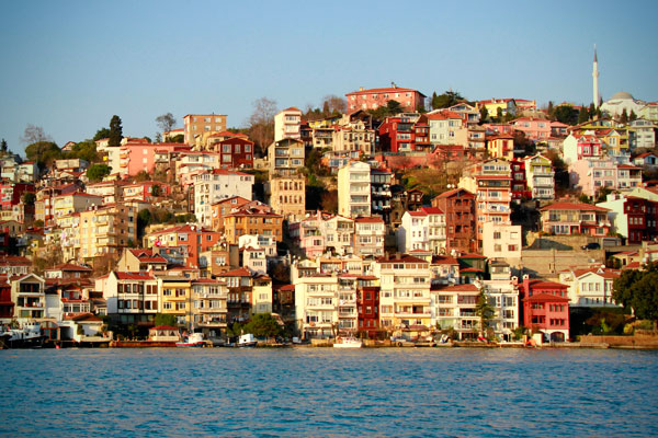 Residências do lado europeu, vistas durante o cruzeiro pelo Bósforo - Istanbul - Fui e Vou Voltar - Alessandro Paiva