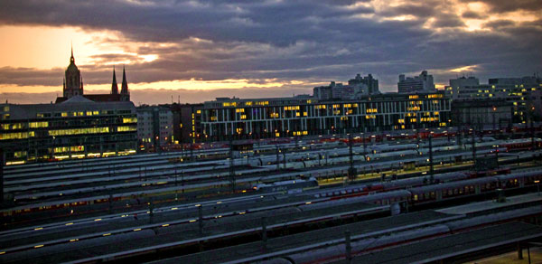 Estação Hauptbahnhof vista da janela do Hotel - München - Fui e Vou Voltar - Alessandro Paiva
