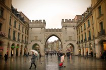 Portão de Karlstor, no inicio da Neuhauser Strasse - München - Fui e Vou Voltar - Alessandro Paiva