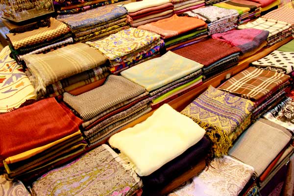 Pashminas, no Bazar Egípcio - Istanbul - Fui e Vou Voltar - Alessandro Paiva