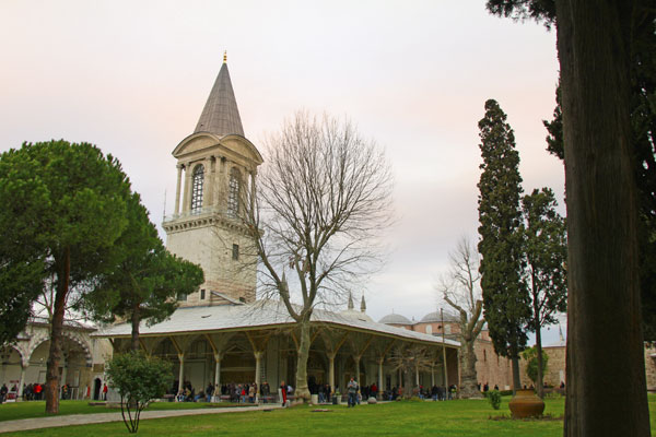 Torre da Justiça e Câmara do Conselho Imperial, no Palácio de Topkapı - Istanbul - Fui e Vou Voltar - Alessandro Paiva