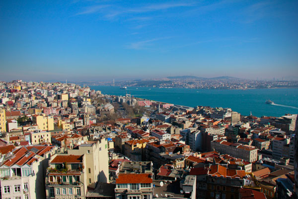 Istambul vista da Torre de Gálata, com o Estreito do Bósforo ao fundo - Istanbul - Fui e Vou Voltar - Alessandro Paiva