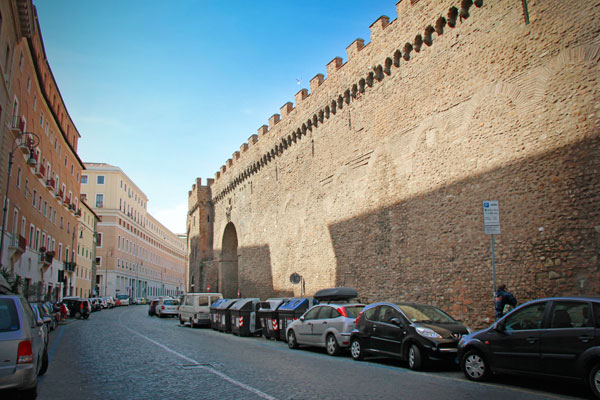 Passetto di Borgo, muralha que liga o Vaticano ao Castelo de Sant'Angelo - Roma - Fui e Vou Voltar - Alessandro Paiva
