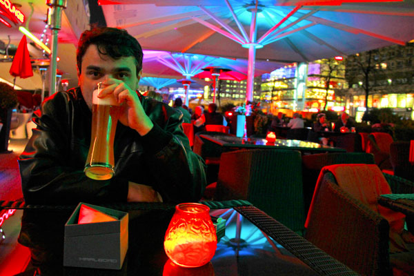 Bar na Fernsehturm - Berlin - Fui e Vou Voltar - Alessandro Paiva
