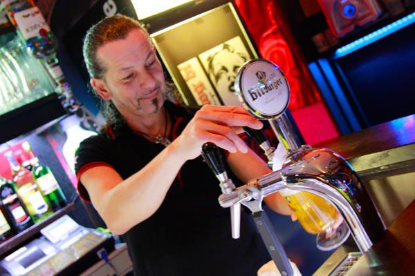 Barman - Berlin - Fui e Vou Voltar - Alessandro Paiva