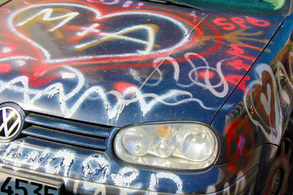 Carro grafitado - Berlin - Fui e Vou Voltar - Alessandro Paiva