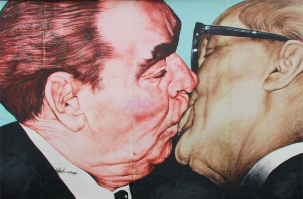 Dmitri Vrubel - Berlin - Fui e Vou Voltar - Alessandro Paiva