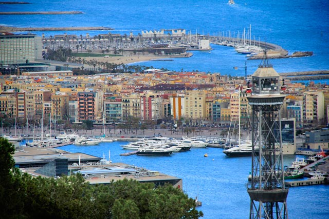 Marina de Barcelona, vista do Castell de Montjuïc