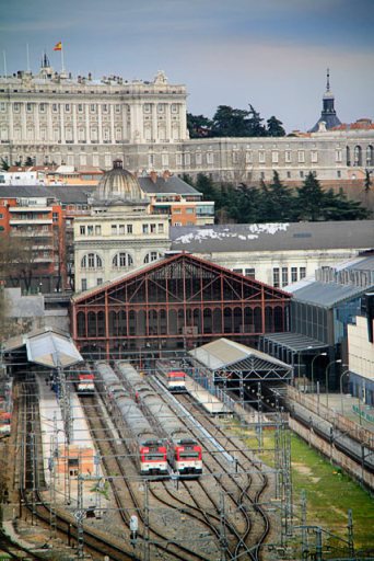 Estação Príncipe Pío e Palácio Real vistos do teleférico