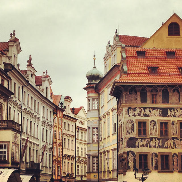 Edifícios da Praça da Cidade Velha (via Instagram)