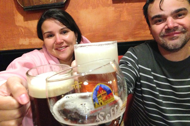 Um brinde com os amigos, no restaurante Můstek