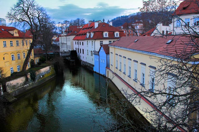 Canal visto da Ponte Carlos