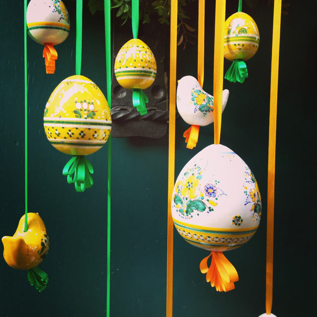 Ovos decorados (via Instagram)