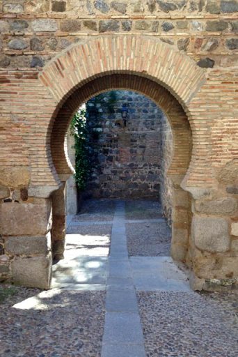 Puerta de Doce Caños, que dá acesso à Bajada Alcántara