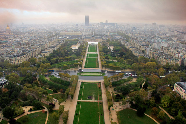 Parc du Champ de Mars visto do segundo andar da torre
