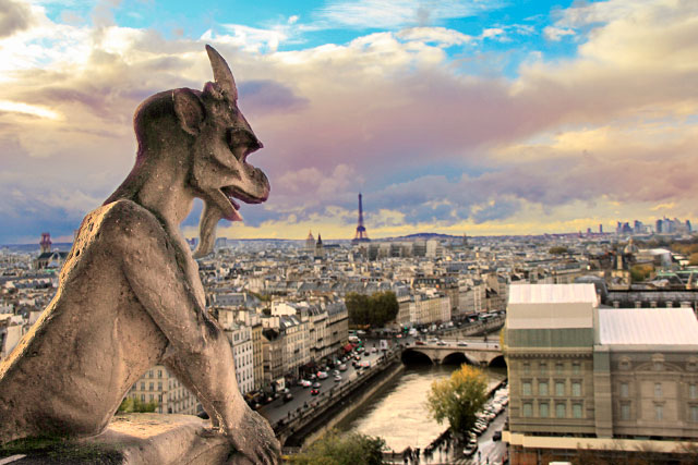 Um dos gárgulas de Notre Dame