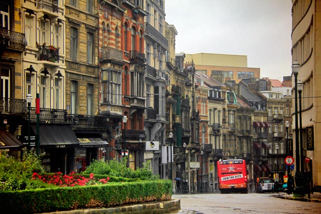 Rue Lebeau vista da Place du Grand Sablon