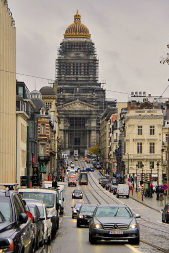 Palais de Justice visto da Rue de la Régence