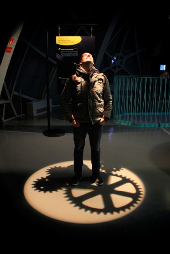 No interior do Atomium