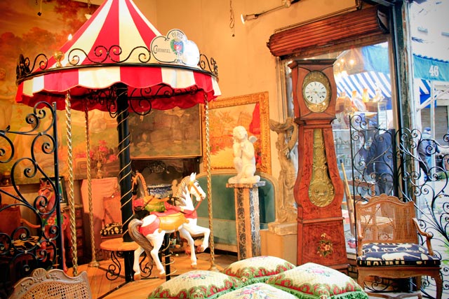 Antiguidades do Marché Vernaison