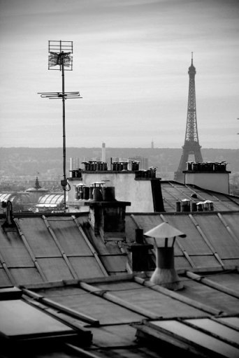 Torre Eiffel vista da Rue du Cardinal du Bois, a poucos metros da Sacré-Cœur