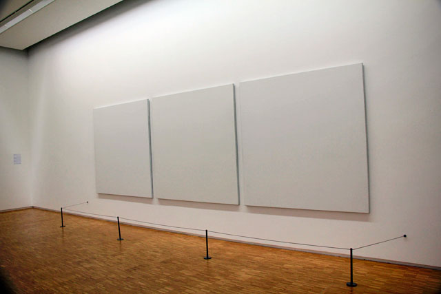 Obra sem título, de Robert Ryman, no Centre Georges Pompidou