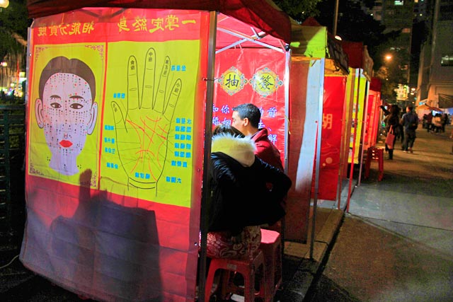 Barracas de leitura de mão, na Shanghai Street