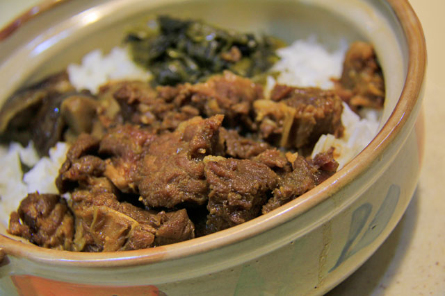 Carne de boi com arroz e vegetais
