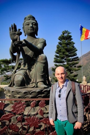 Uma das seis estátuas do conjunto 