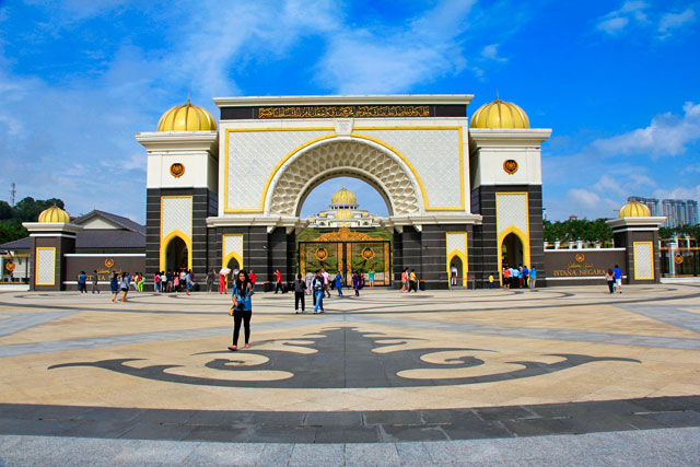 Portão de entrada do Palácio Nacional