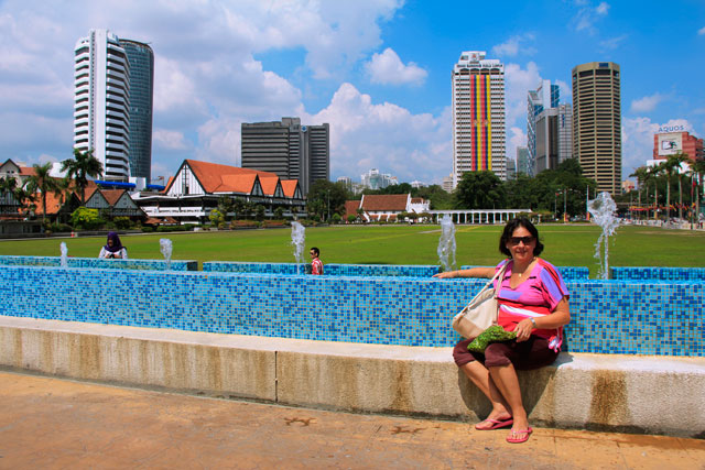 Minha mãe, na Dataran Merdeka
