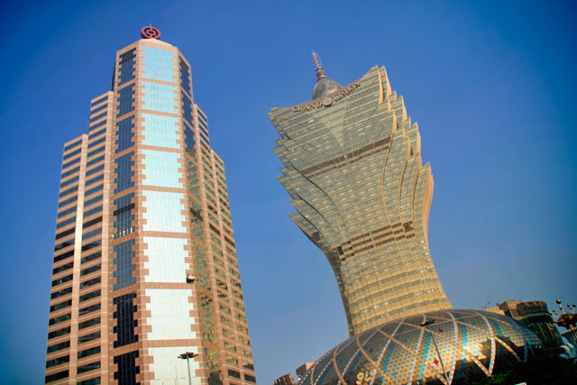 Grand Lisboa Macau, à direita