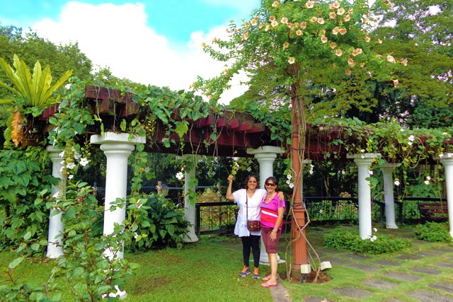Maria e Norma, no Hibiscus Garden