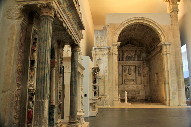 Capela do Tesoureiro (séc. 16), inserida no Machado de Castro em 1967