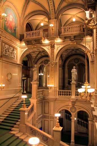 Escadaria central da Wiener Staatsoper