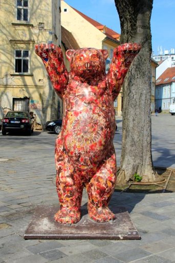 Estátua de um Buddy Bär, do projeto United Buddy Bear, na 