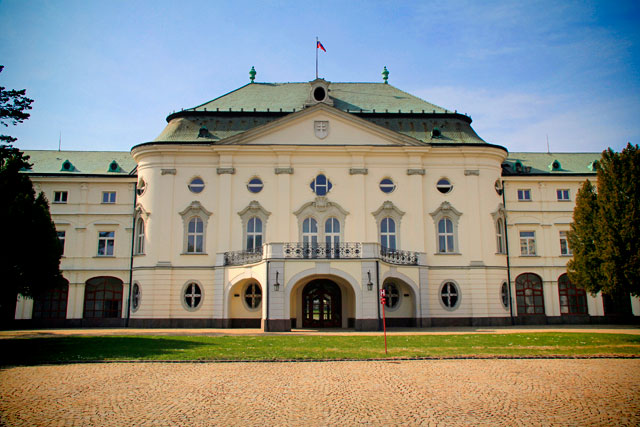 Letný arcibiskupský palác
