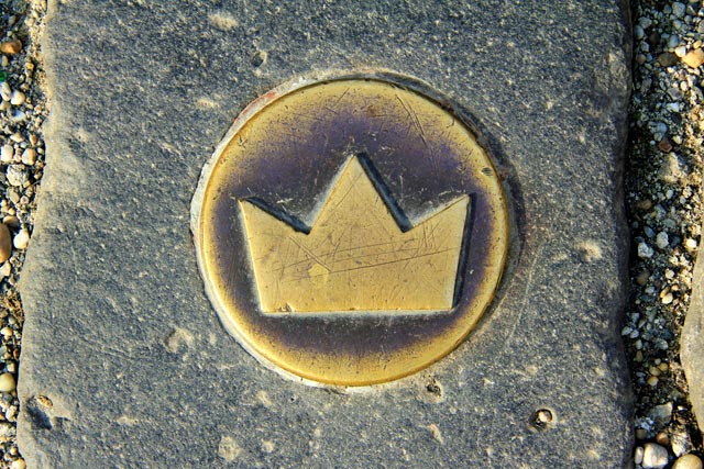 Medalhão afixado no entorno da Katedrála svätého Martina