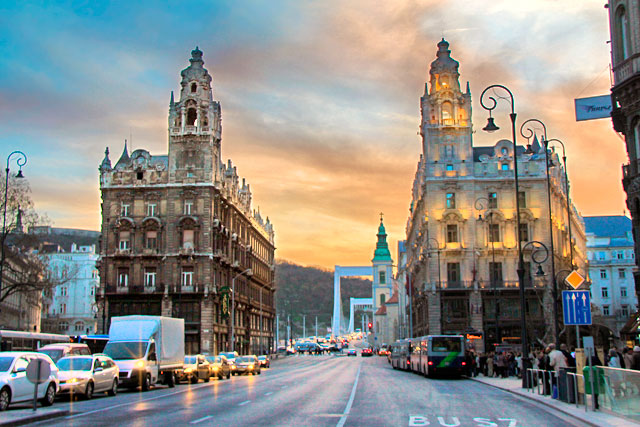 Ferenciek tere (Praça Franciscana)