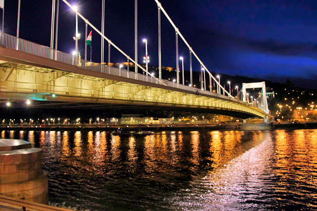 Erzsébet híd (Ponte Elizabeth)