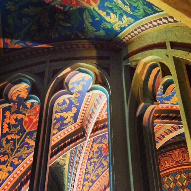 Detalhe da decoração interna da Igreja de São Matias (via Instagram)