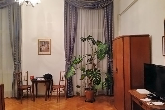 Nosso quarto, no hotel Kálvin Ház
