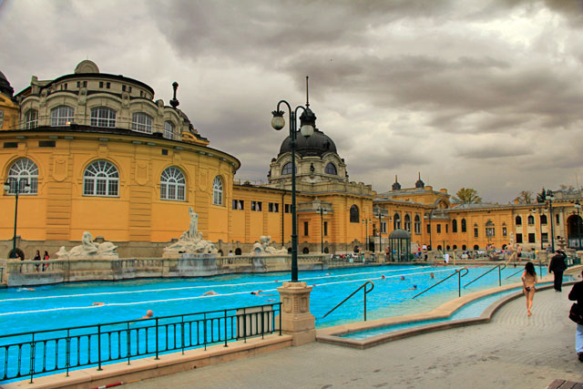 Piscina de raia, no Széchenyi Gyógyfürdő