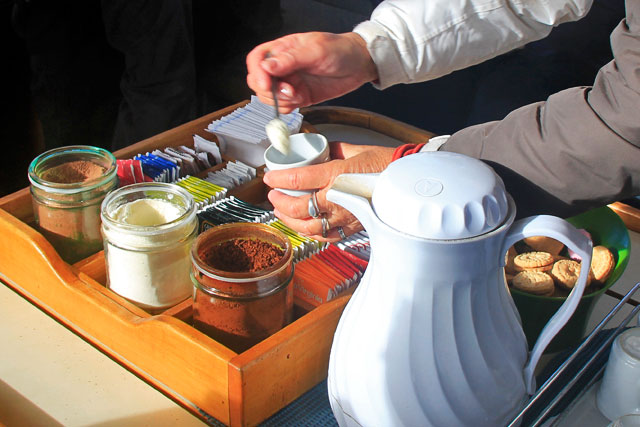 Segunda rodada de lanche no barco