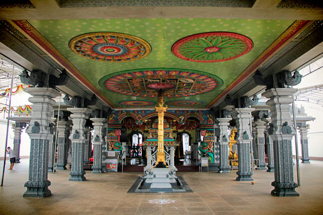 Sri Srinivasa Perumal Temple, em Little India